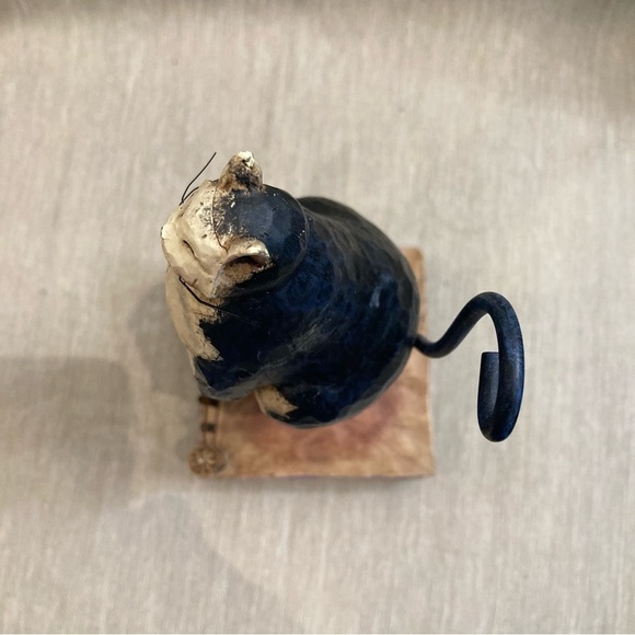 JIM SHORE Sleep Tight Cat On  a Tombstone With a Fence Resin - Picture 6 of 9